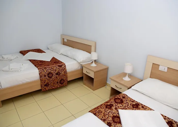 Sky Ξενοδοχείο *